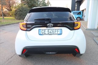 TOYOTA Yaris 1.0 Dynamic 5